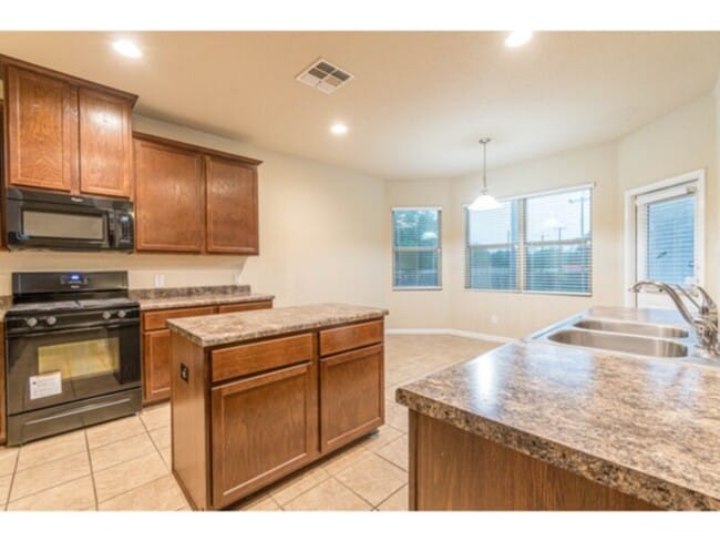 Building Photo - 6802 Fort Bend