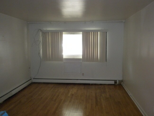 Foto del edificio - 3278 Kingsland Ave