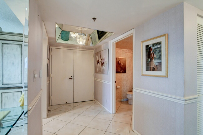 Building Photo - 4740 S Ocean Blvd