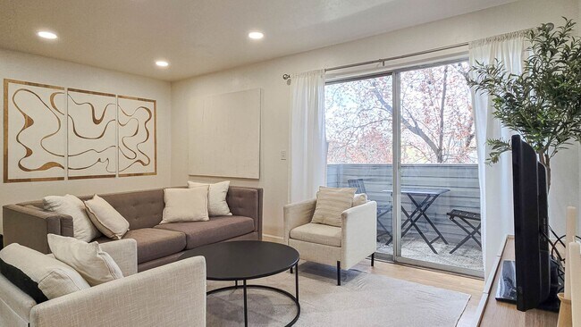 Foto del edificio - Furnished Apartment!