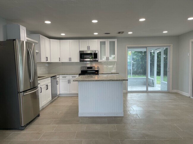 Foto del edificio - 482 Oakwood Dr
