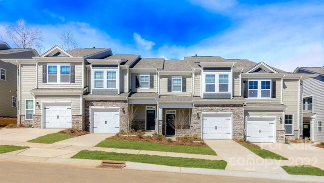 Foto del edificio - 131 Creekview Rd