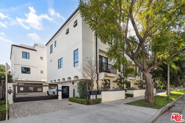 Foto del edificio - 10612 Kareen Ct