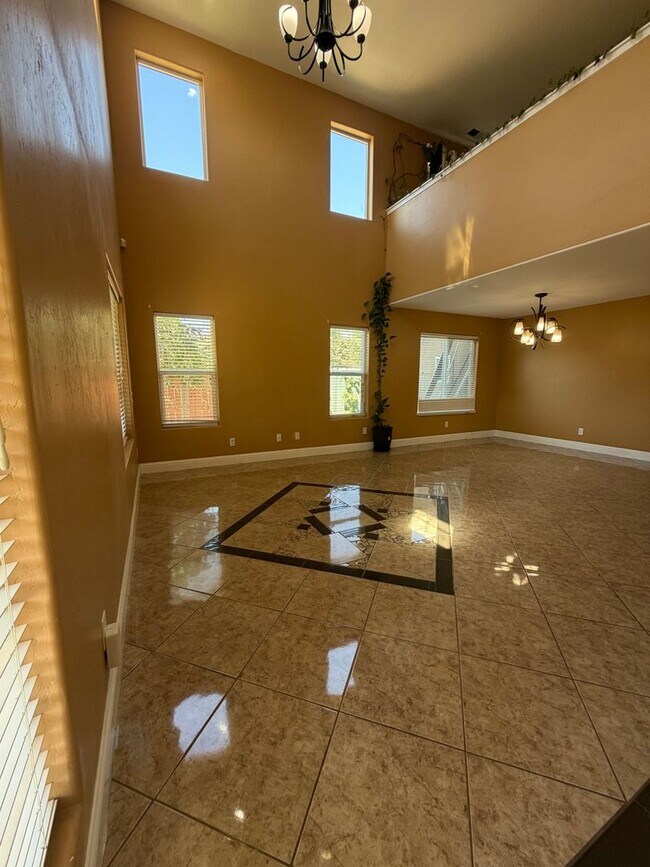 Foto del edificio - 6253 E Hampton Way