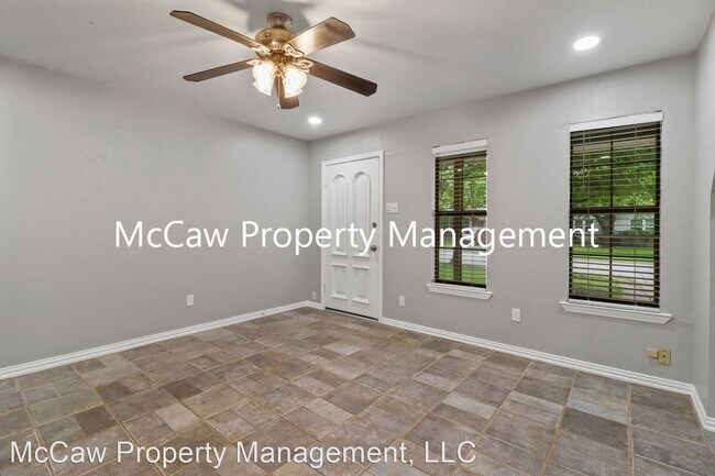 Building Photo - 3 br, 2 bath House - 313 E. Carolyn Dr.