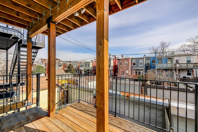 Building Photo - Capitol Hill PENTHOUSE with 2 Decks, Off S...