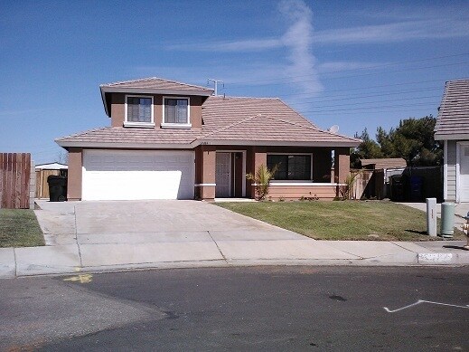 Primary Photo - Beautiful 3-Bedroom Home with Covered Pati...