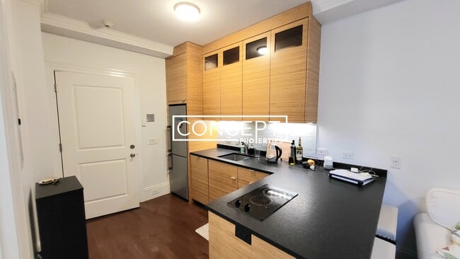 Building Photo - 98 Myrtle St