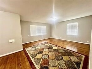 Building Photo - 919 Saddle Rock Dr