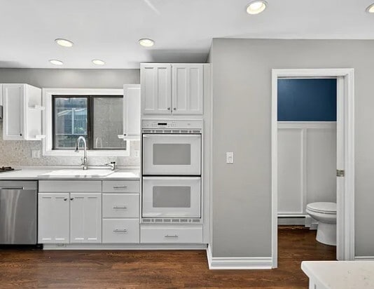 Building Photo - 7450 SW 17th Dr