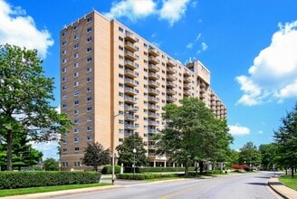 Building Photo - 1225 Martha Custis Dr