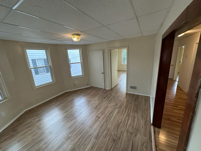 Foto del edificio - 473 N River St