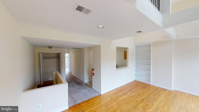 Building Photo - 1647 Fuller St NW