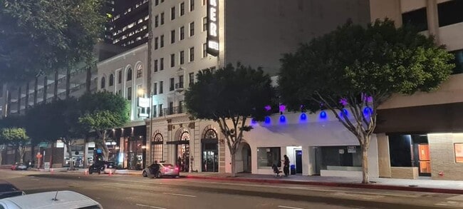 Foto del edificio - 807 S Flower St