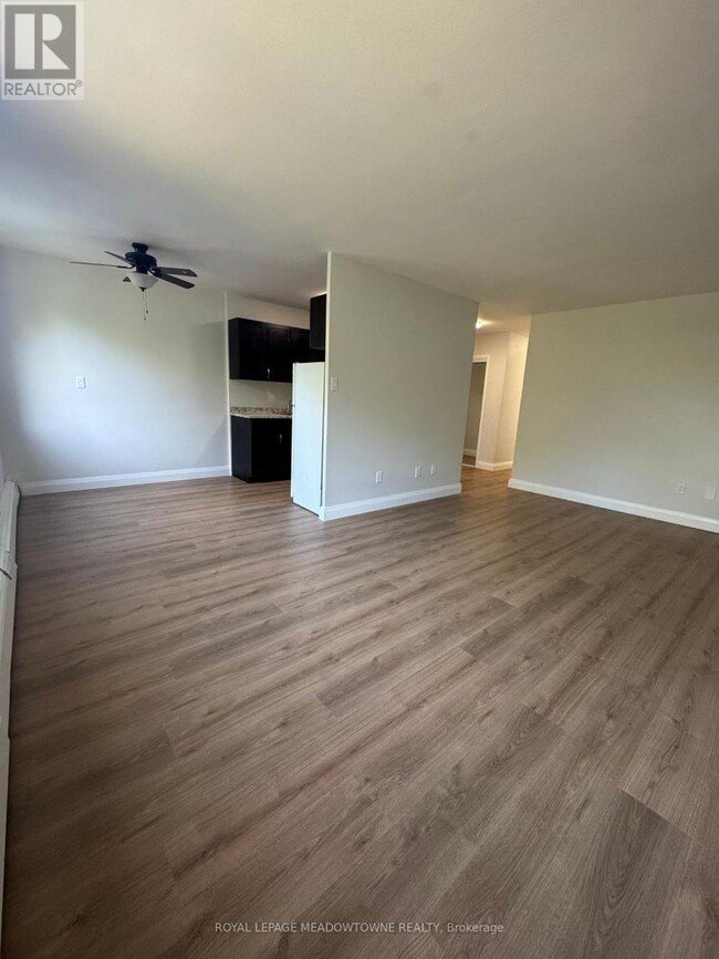 Building Photo - 8 Cherry St