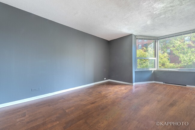 Building Photo - 720 W Gordon Terrace