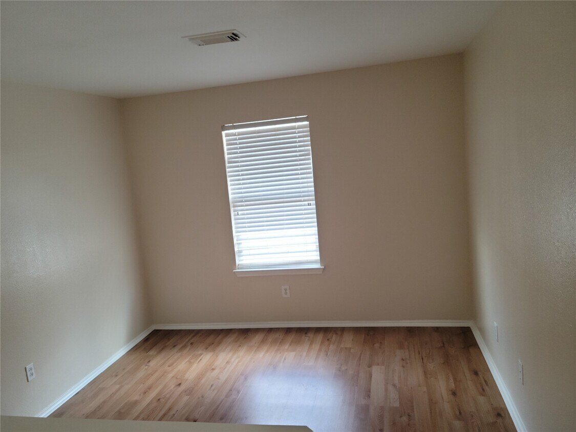 Building Photo - 7915 Summerfern Ct