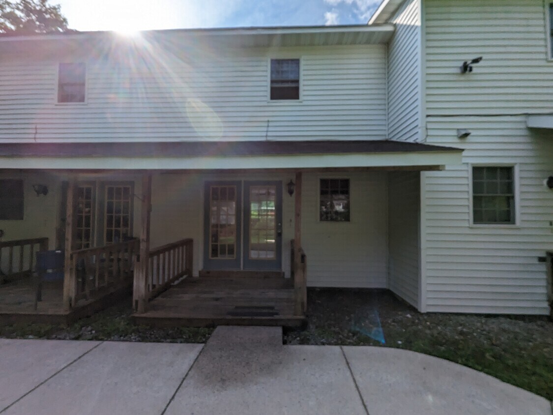 1008 8th Ave, Duncansville, PA 16635 Townhome Rentals in Duncansville