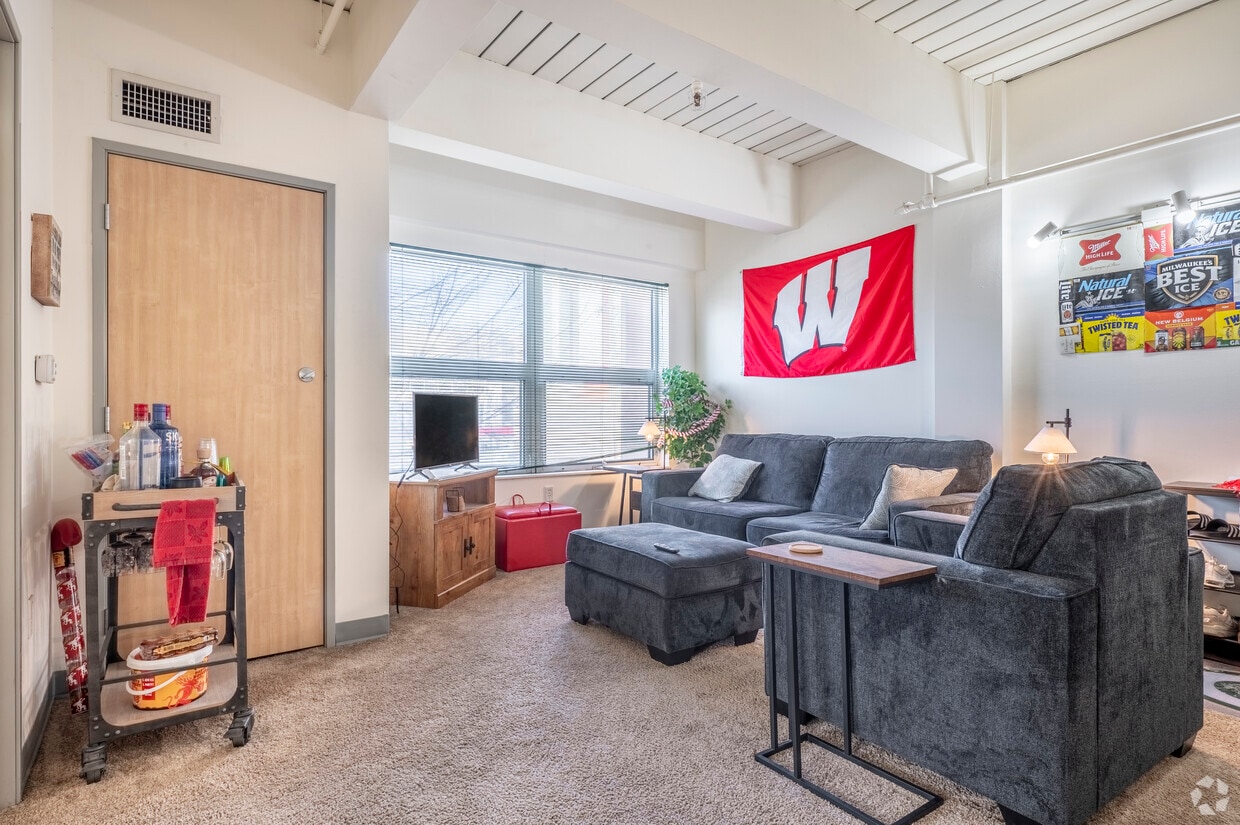 Foto principal - Park Terrace West Apartments - Location is Everything!