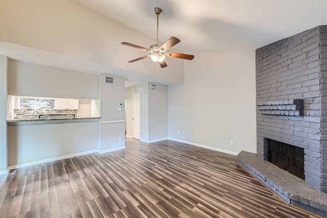 Building Photo - 12413 Centre Ct