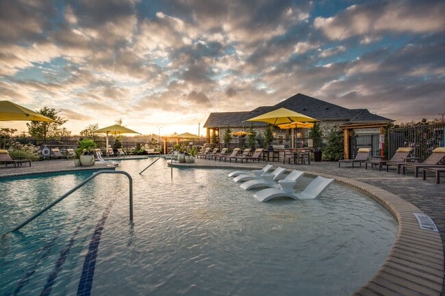 Building Photo - Venue Craig Ranch