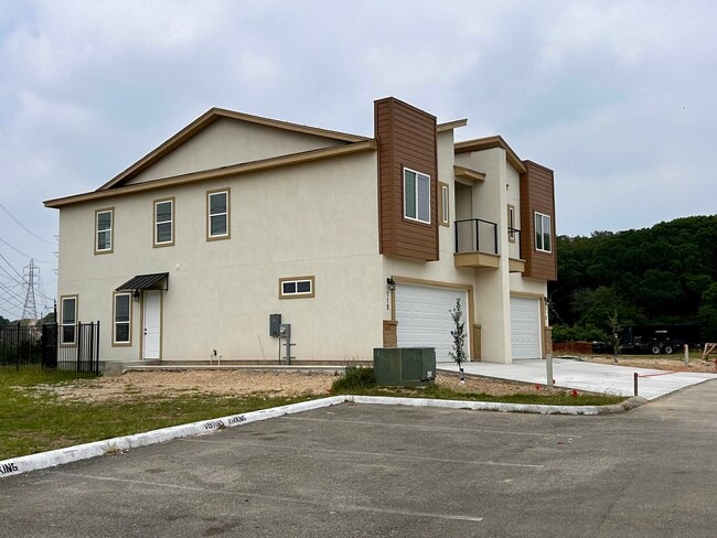 Building Photo - 115 Ave Ventana