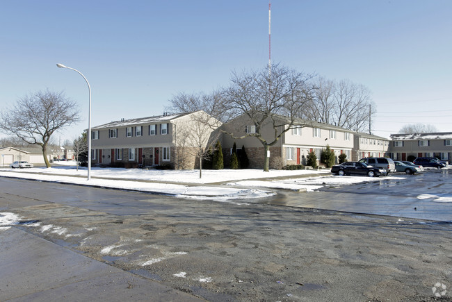 Building Photo - Oxford Square Townhomes