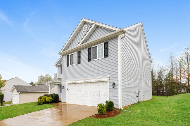 Building Photo - 3728 Foxton Dr
