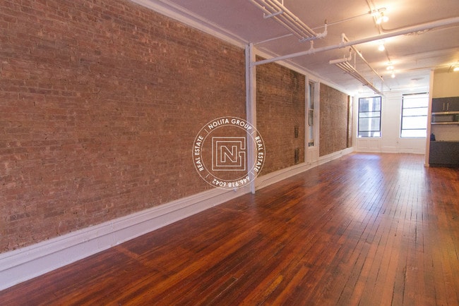 Building Photo - 221 Bowery