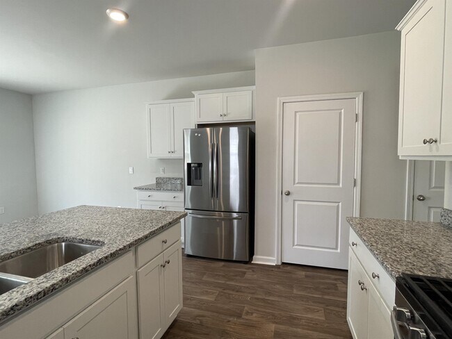 Foto del edificio - 661 Silver Spruce St