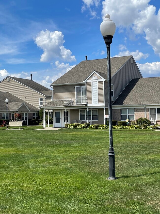 Building Photo - Monroe Gardens