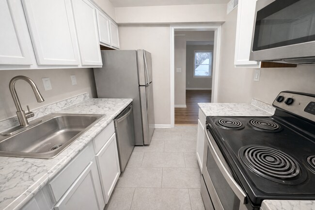 Foto del edificio - 2026 Move-In Special – $500 LEASE SIGNING BONUS!! Affordable 2-Bedroom Apartment in Southeast DC