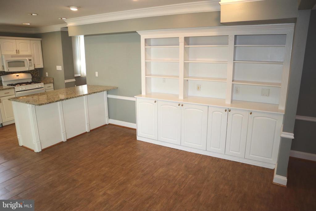 Foto principal - 8905 Bradmoor Dr