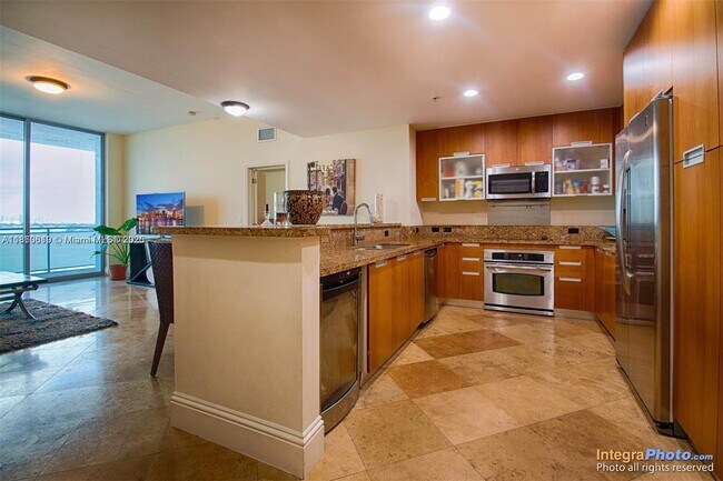 Foto del edificio - 7901 Hispanola Ave