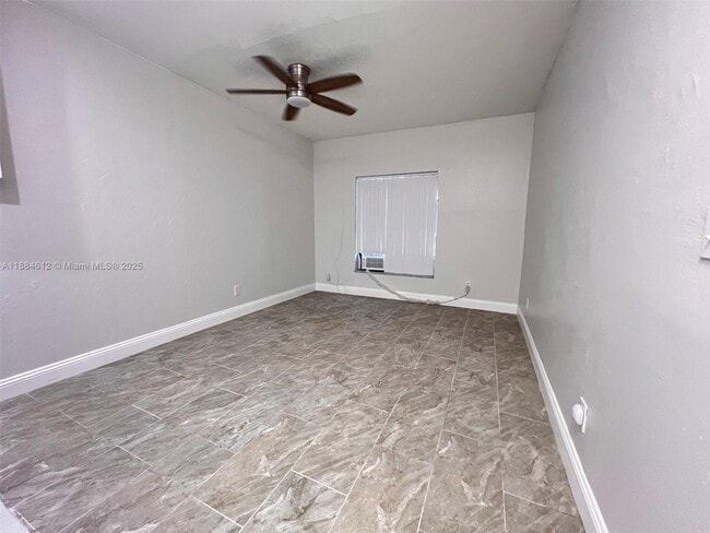 Foto del edificio - 4865 SW 65th Way