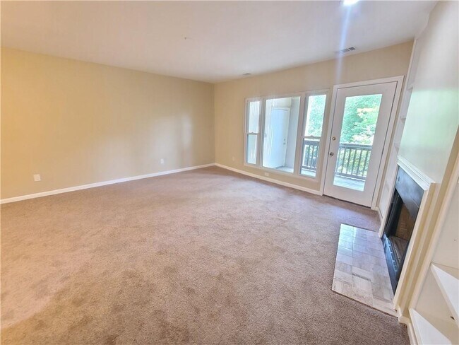 Building Photo - 468 Sherman Way