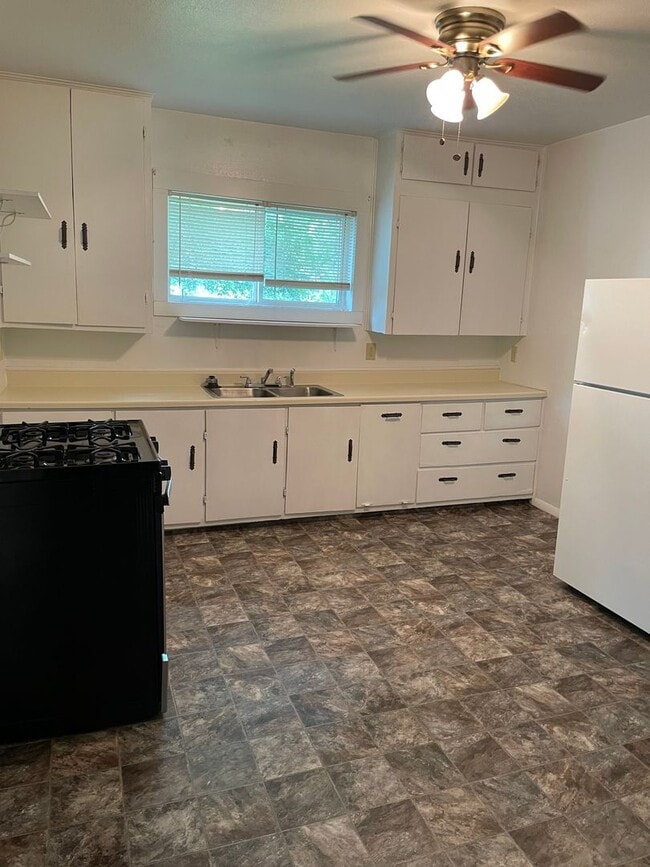 Foto del edificio - Quaint home in downtown Gillette