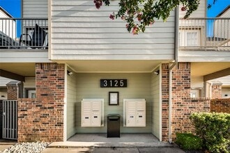 Building Photo - 3125 Sondra Dr