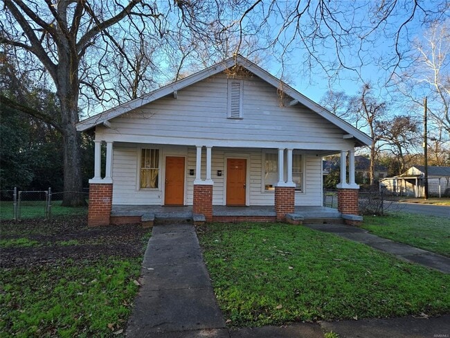 Building Photo - 2300 Plum St