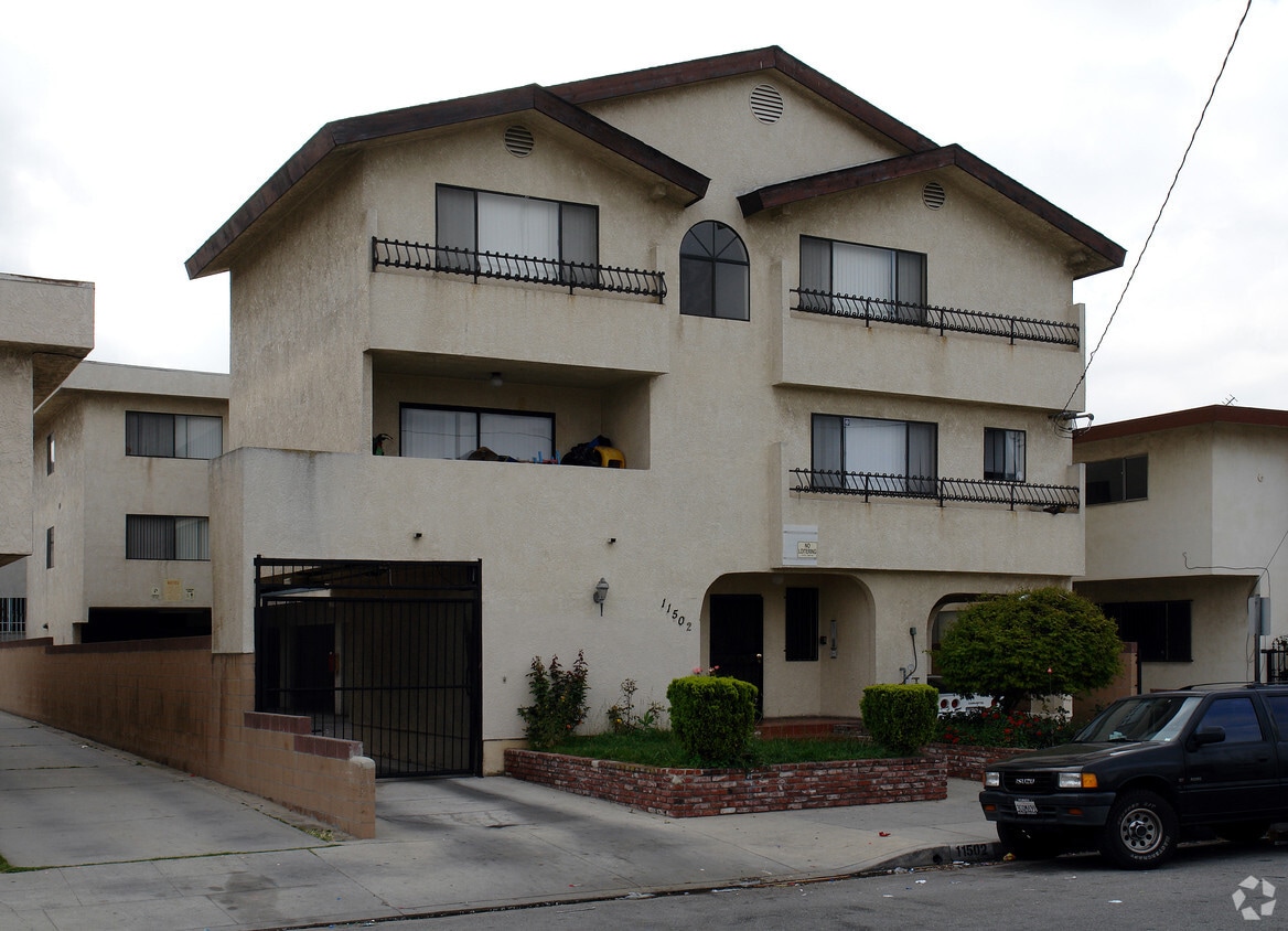 Building Photo - 11502 Birch Ave