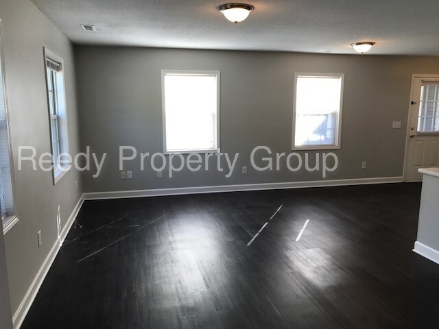 Building Photo - 2 Bed / 2 Bath near Cherrydale
