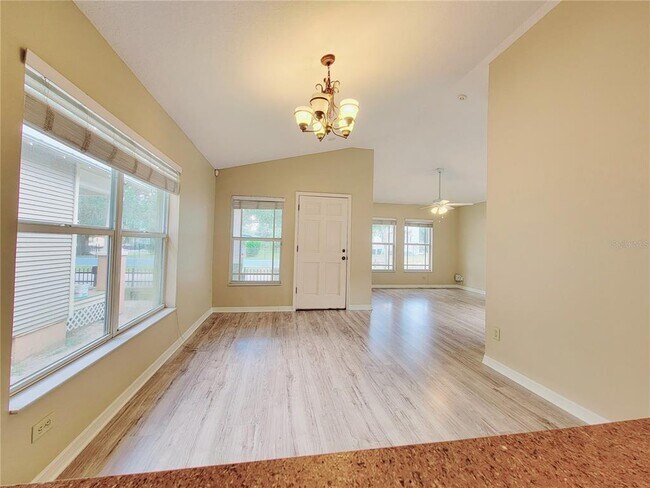 Foto del edificio - 2008 N Albany Ave