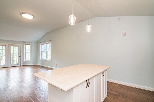 Foto del edificio - 24 Myers Farm Ln