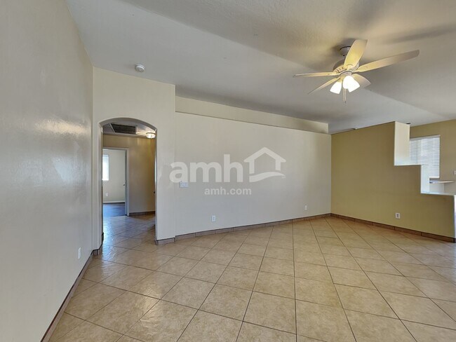 Foto del edificio - 3733 W Nancy Ln