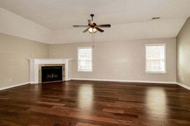Foto del edificio - 7333 Green Ash Dr