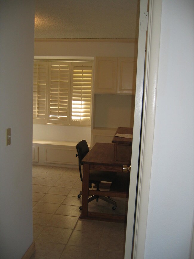 Foto del edificio - 102 E Manfield St