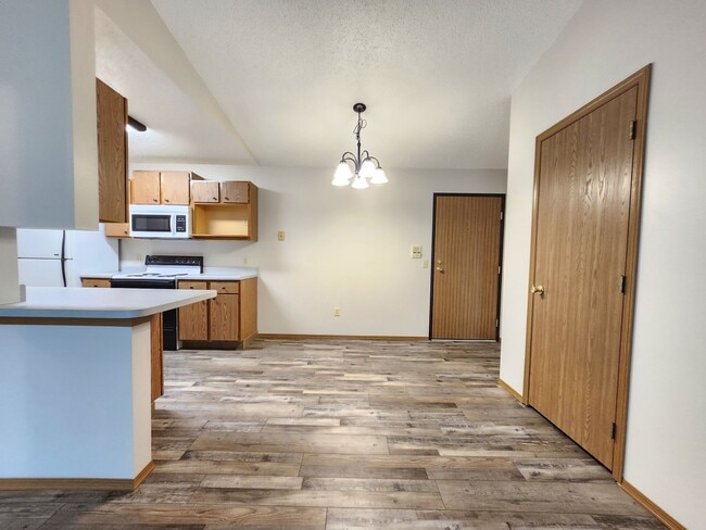 Building Photo - Marion Park II Apartments