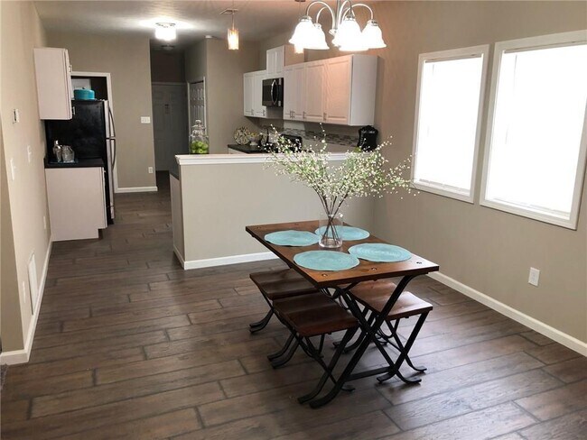 Foto del edificio - 1820 E Maryland St