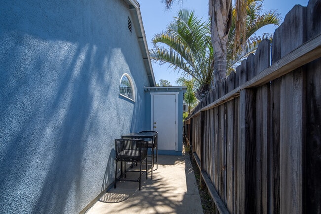 Foto del edificio - 5509 Willowcrest Ave
