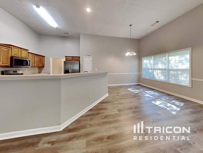 Foto del edificio - 196 Bent Ridge Dr N
